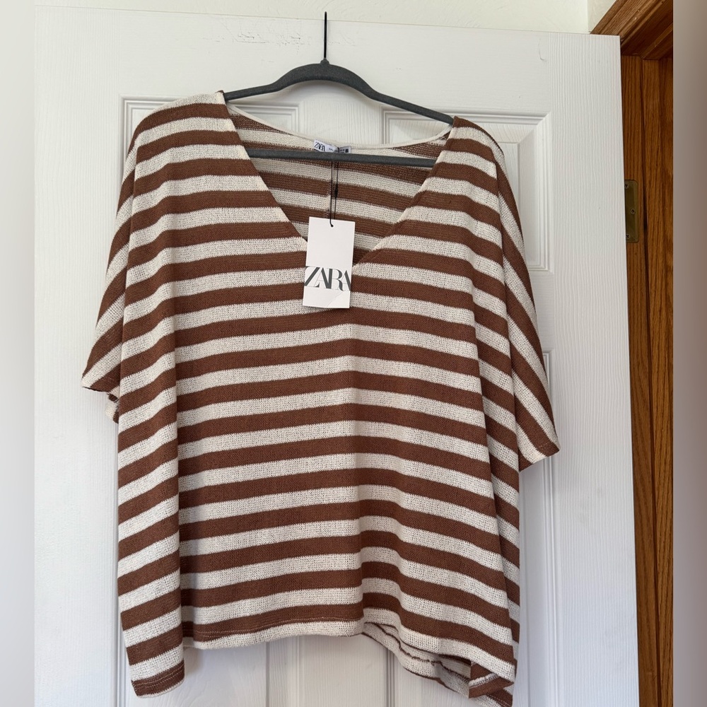 Zara women’s size LARGE Brown and White Striped V-Neck Top NEW WITH TAGS